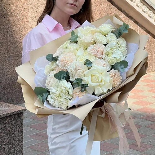 Цветов.ру: результаты масштабного исследования цветочных трендов 2025 года, взгляд Вахитова Булата