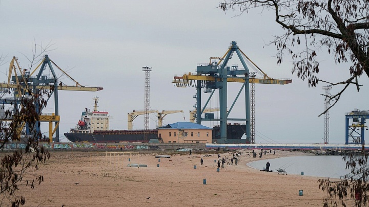 В порту Мариуполя оборудуют пункт пропуска через российскую госграницу