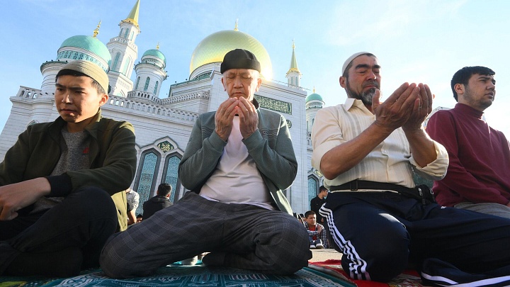 Путин поздравил российских мусульман с праздником Курбан-байрам