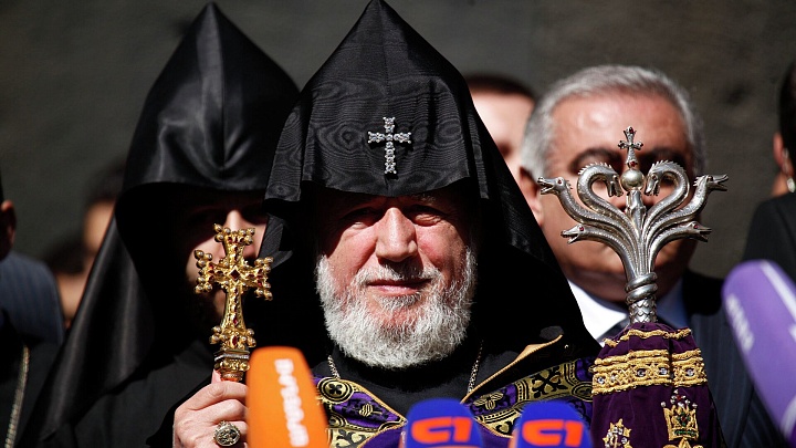 Католикос Гарегин II пообещал продолжить поддержку карабахских армян