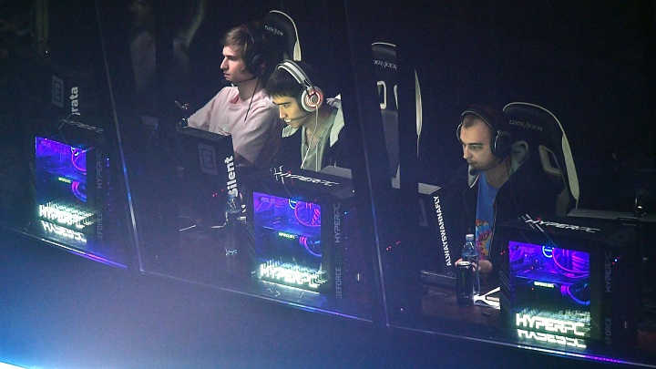 Команда с россиянами победила на турнире по Dota 2 на "Играх будущего"