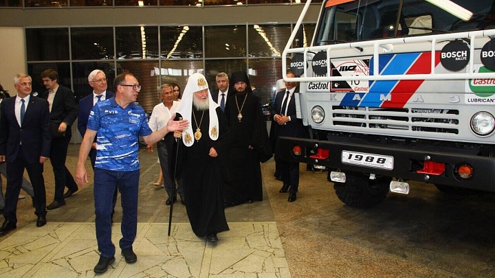 Патриарх Кирилл посетил завод "КамАЗ" в Татарстане